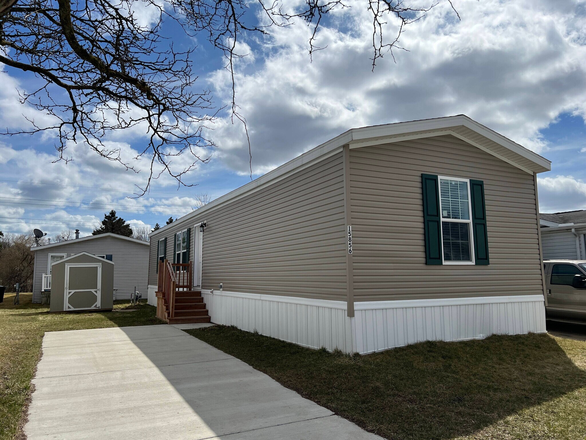 Building Photo - 15856 Marentette Dr