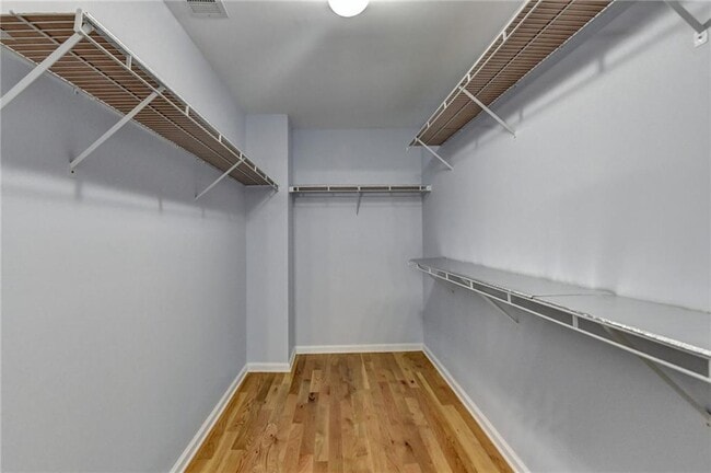 Building Photo - 2455 Kirkstone Dr