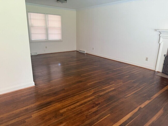 Building Photo - ComingSoon! 3 bedroom 2 bathroom home located in Stanley!