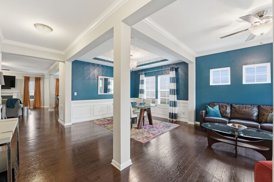 Building Photo - 2269 Isaac St