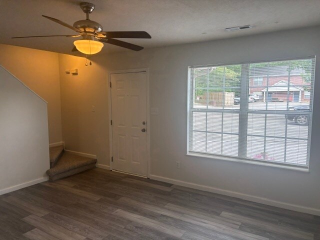 Building Photo - 2933 Colt Dr NE