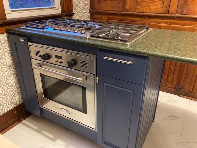 oven detail - 117 Green St