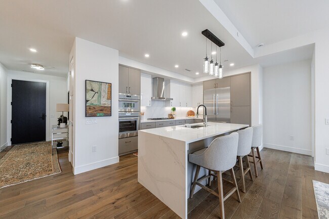 Building Photo - 2425 Peachtree Rd NE