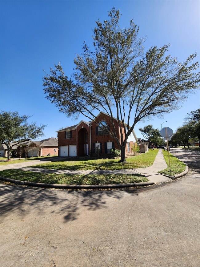 Building Photo - 14335 Berrington Dr