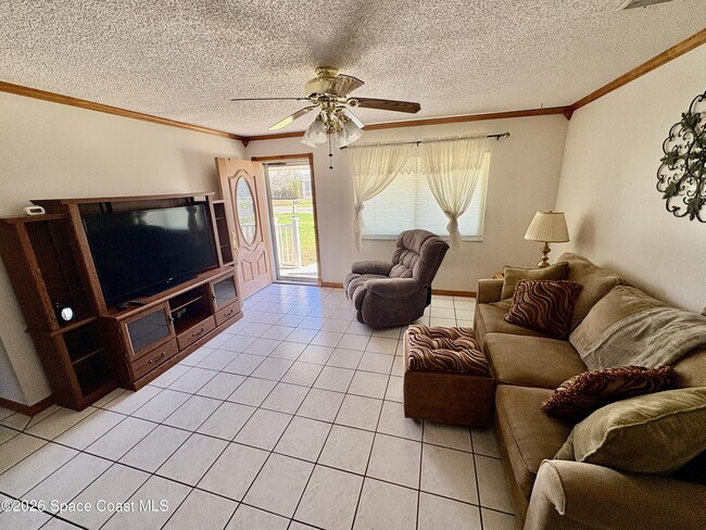 Building Photo - 585 Crystal Mist Rd NW