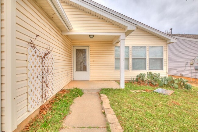 Building Photo - 913 SW 153rd St