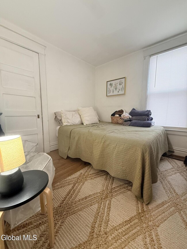 Building Photo - 16 Blakely Ct