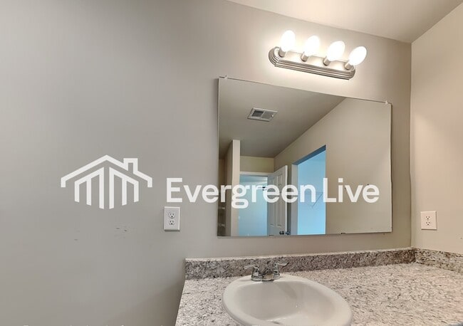 Building Photo - 150 Ross Dr