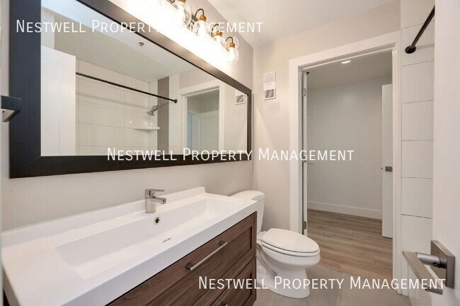 Building Photo - 44 W Broadway