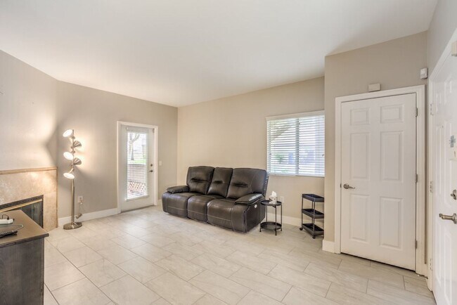 Building Photo - 5250 S Rainbow Blvd