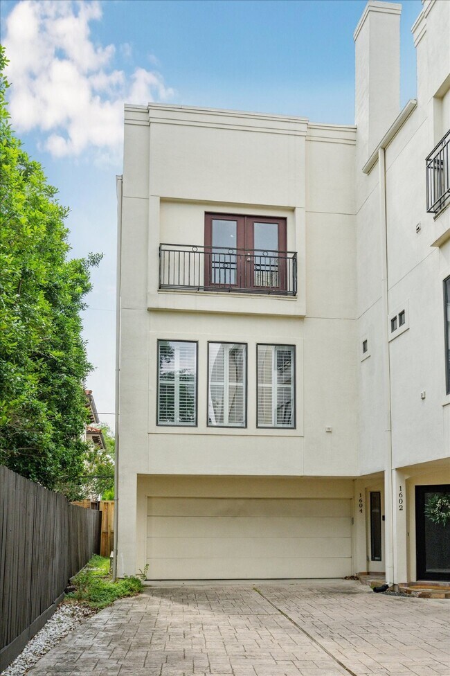 Building Photo - 1604 Driscoll St