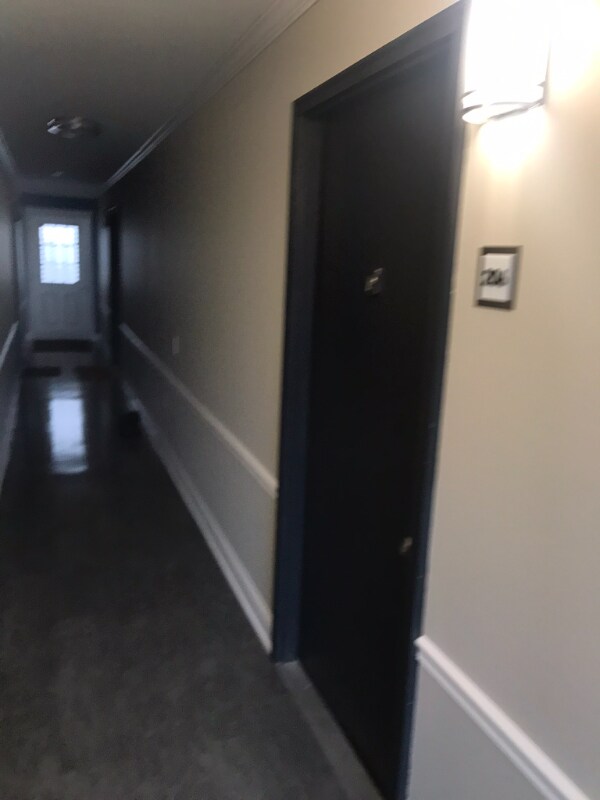 Building Photo - 105 N Elm St
