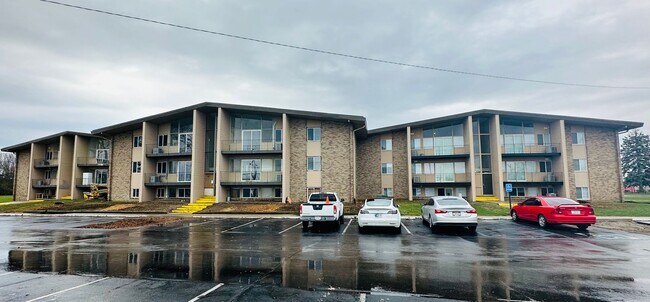 Building Photo - Experience Luxury Living at Bellagio Living I: Modern Apartments in Lawrence, Indiana