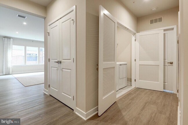 Building Photo - 4395 Peach Lily Ln