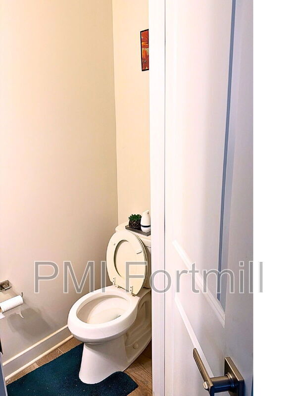 Building Photo - 246 Russell Br Ln