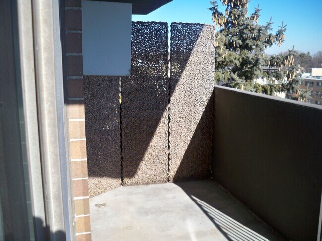 Building Photo - 2800 W 44th St