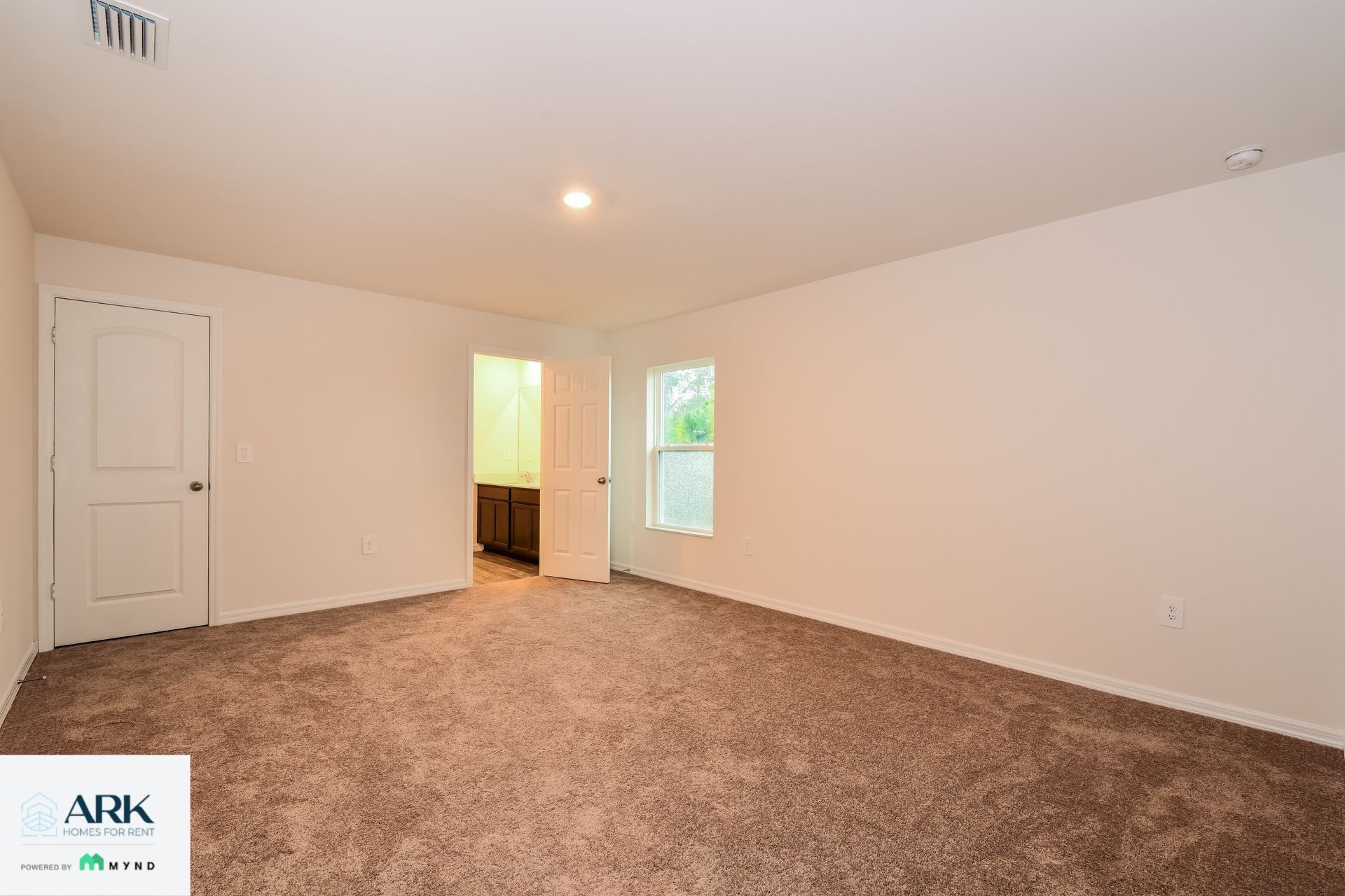 Building Photo - 852 Youngreen Dr