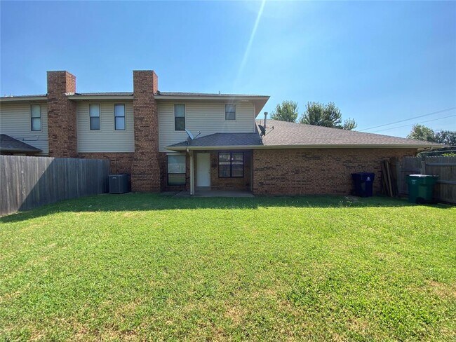 Building Photo - 6707 W Britton Rd