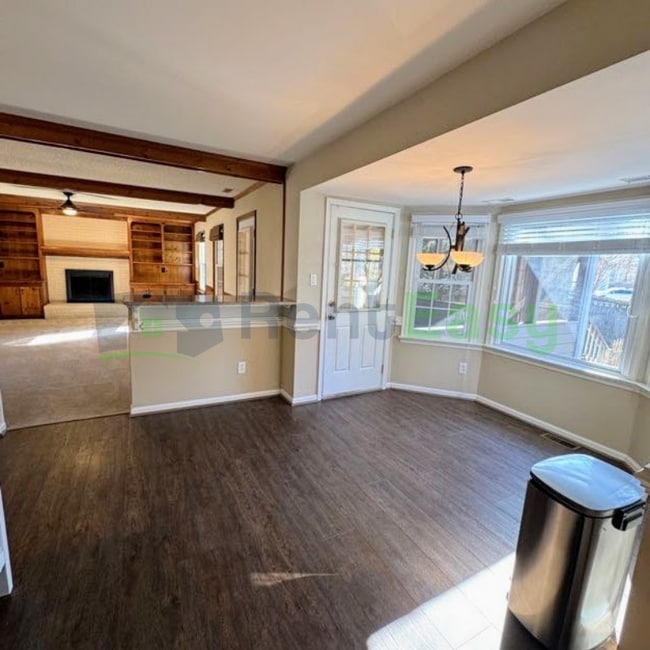 Building Photo - 1001 Fox Rdg Ct