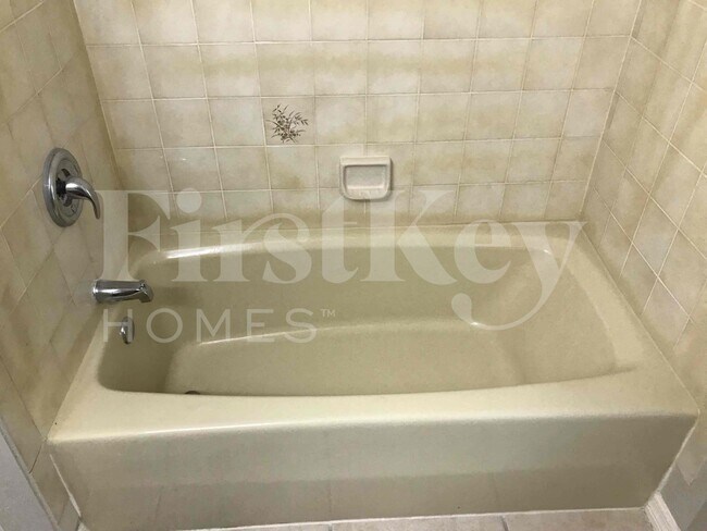 Building Photo - 241 SW 32nd Terrace