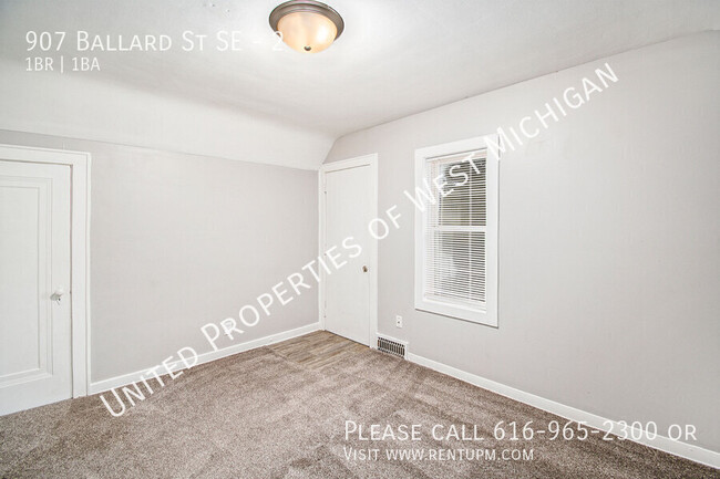 Building Photo - Available Now | 1 Bedroom 1 Bath Upper Lev...