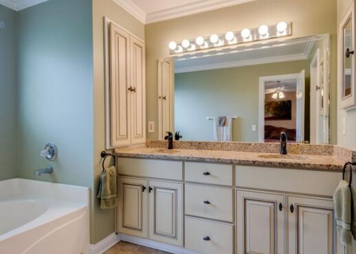 Building Photo - 176 London Ln