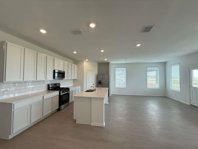 Building Photo - 200 Rodney Boat Rd