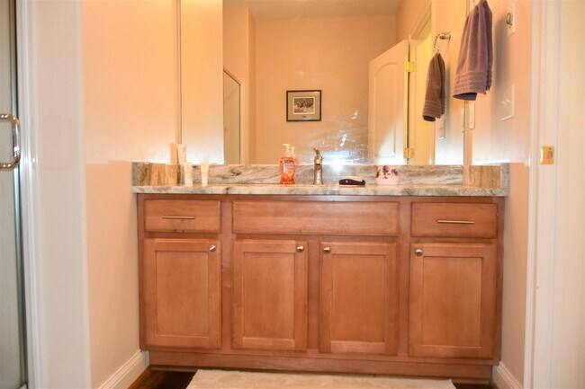 Building Photo - 80 Carriage Way