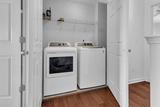 Building Photo - Townhome close to Brentwood and Antioch -A...