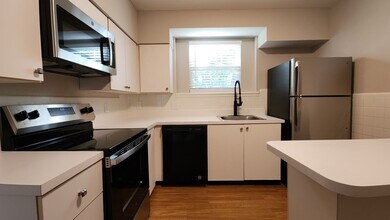 Building Photo - 803 Westwood Dr