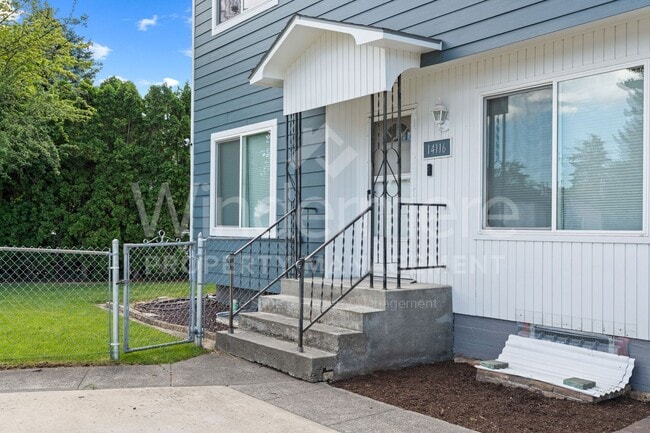 Building Photo - Beautiful 3-Bedroom Home - EV Charger - Pet Friendly