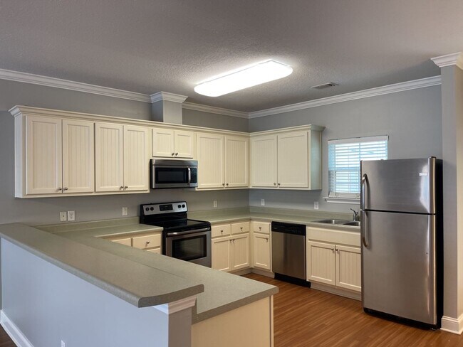 Building Photo - 273 Vining Way