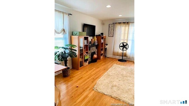 Building Photo - 407 Copper Square Dr