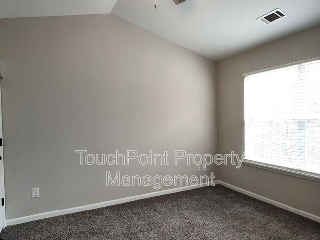 Building Photo - 7383 Sun Dance Dr