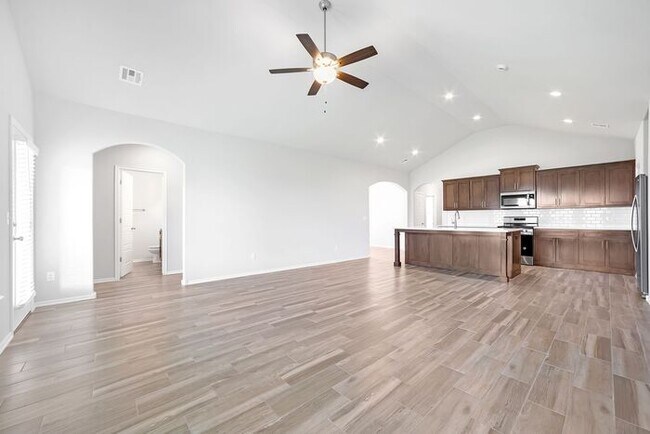 Building Photo - 4/2/2 Dream Home in Owasso!