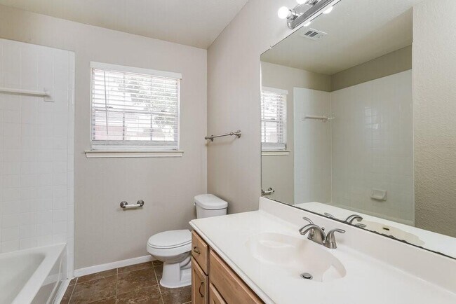 Building Photo - 6422 Garden Canyon Dr