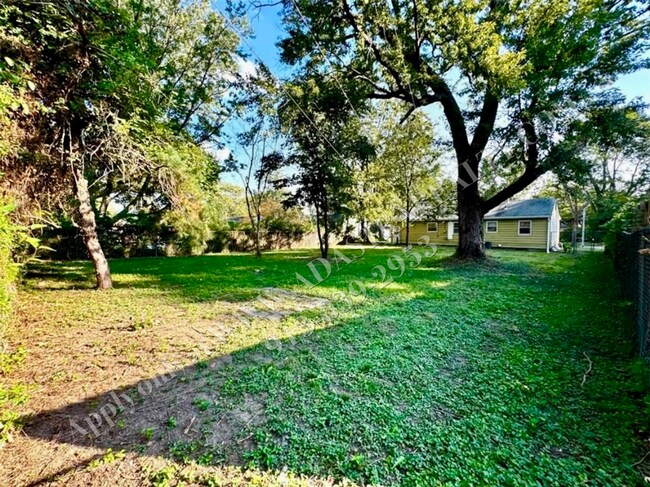 Building Photo - MOVE IN SPECIAL!! Updated 3 Bed 1 Bath Home In Independence-Available NOW!! MOVE IN SPECIAL $300 ...