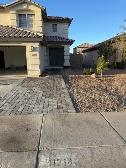 Building Photo - 11218 W Roma Ave