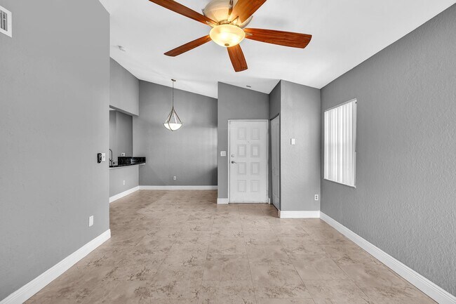 Building Photo - 2881 N Oakland Forest Dr