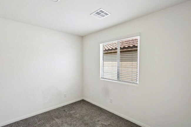 Building Photo - 4 Bed, 2.5 Bath Home In A Gated Community ...