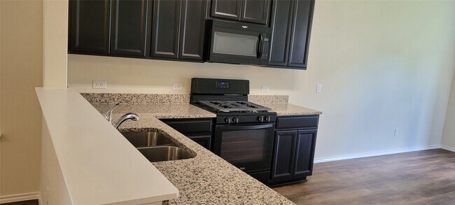 Building Photo - 1714 Cormorant Cres