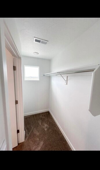 Building Photo - 913 E Flotsam Way