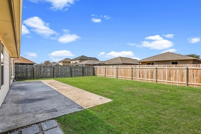 Building Photo - 116 Mallard Ln