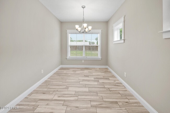 Building Photo - 305 Evergreen St