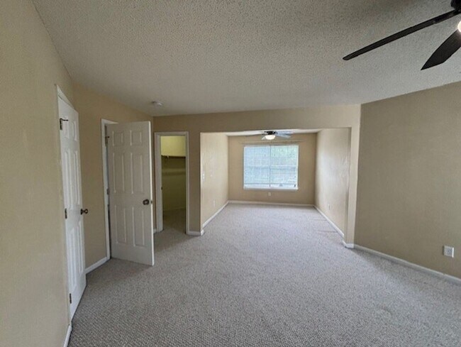 Building Photo - 3301 Sacramento Dr