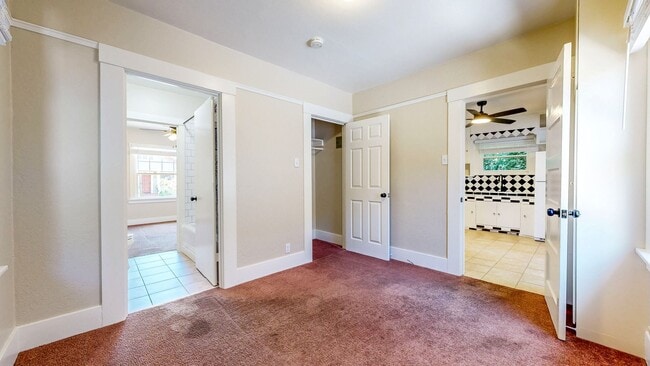 Building Photo - Charming 2 Bedroom 1 Bathroom Single Famil...