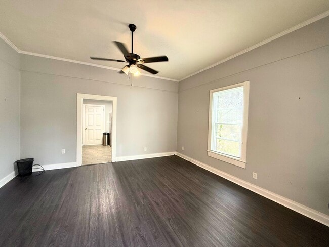 Building Photo - 302 G St