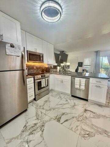 Building Photo - 1605 S US Hwy 1