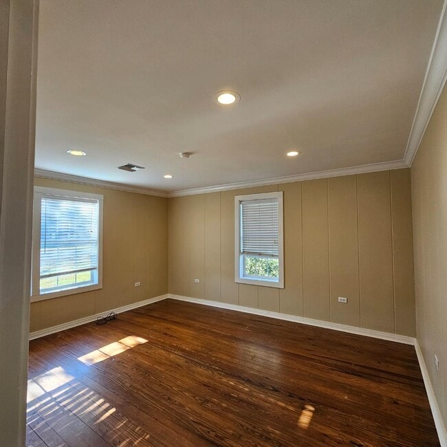 Building Photo - 1007 LA-20