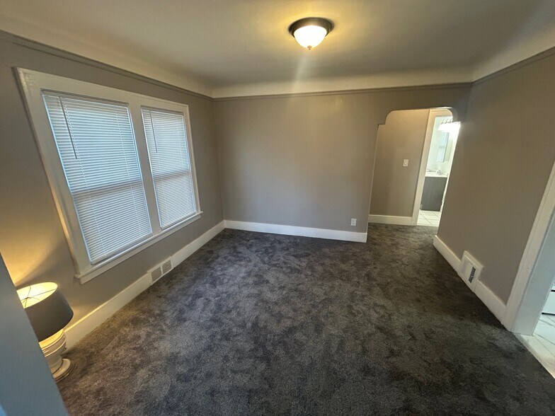 Building Photo - 14716 Archdale St